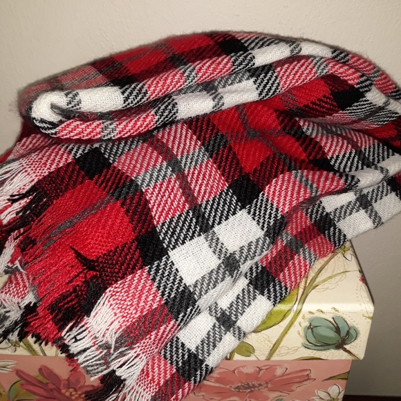 Ladies Blanket Scarf - Picture 2 of 3